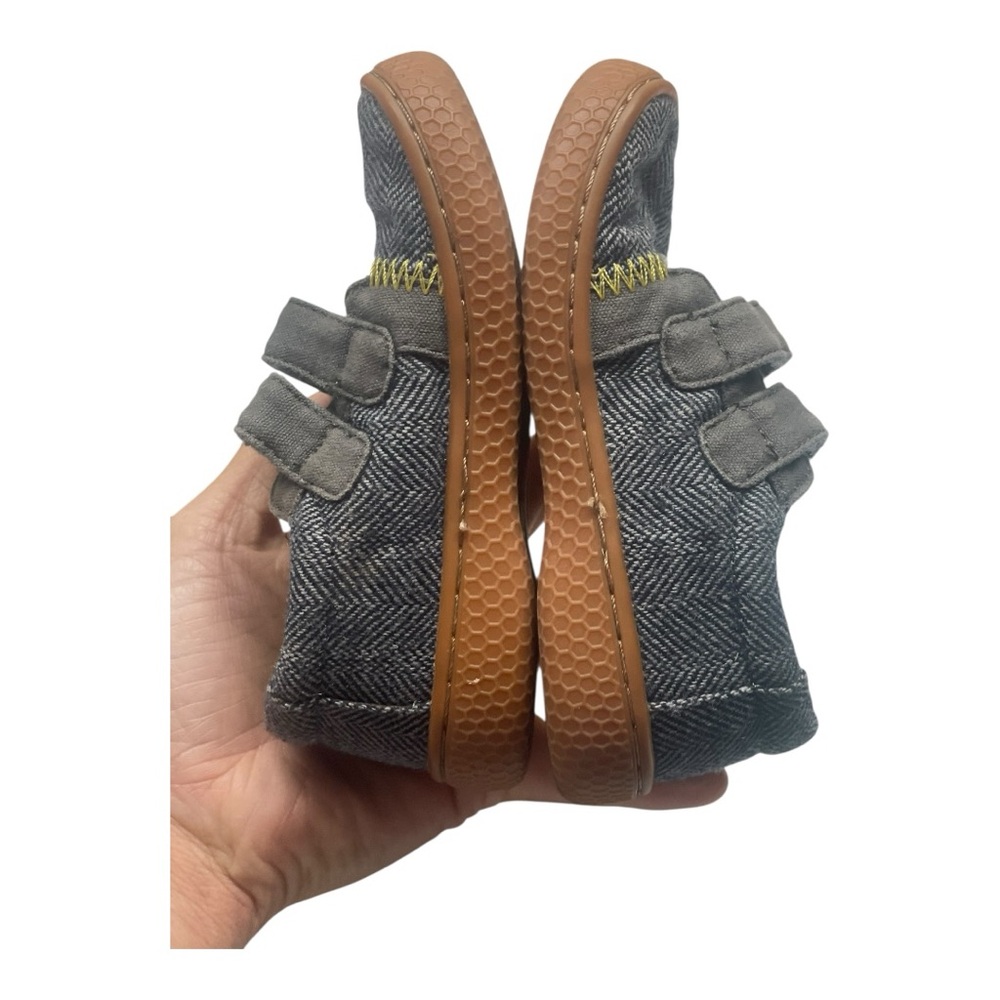 Livie & Luca Gray Herringbone Kids Sneakers with velcro straps Size: 7 - Picture 7 of 9